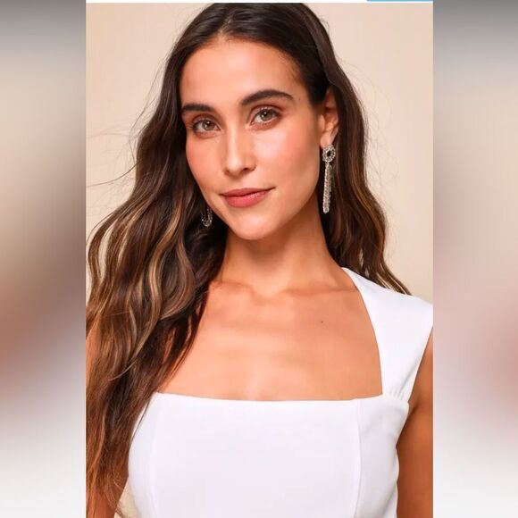 Lulus Enticing Endeavors White Jumpsuit size M in the color white NWT - Picture 3 of 10